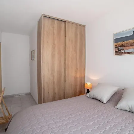 Lägenhet Le Giono By Interhome